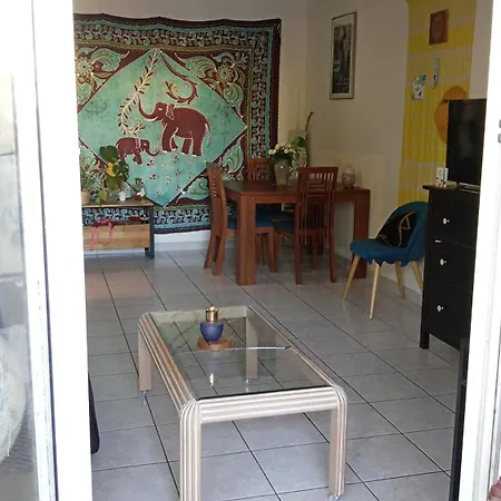 T2 Avec Terrasse Chateau D'o * Монпелье